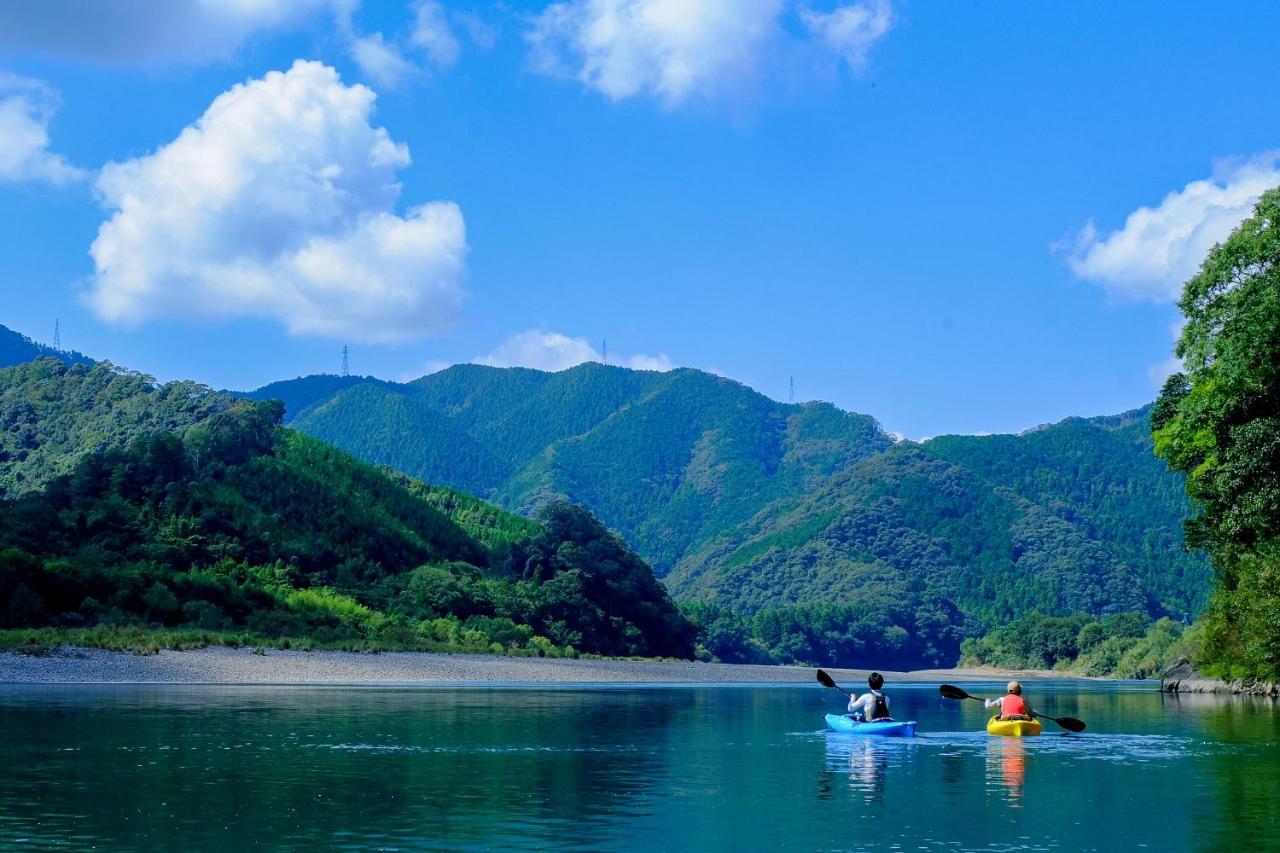 四万十川まで歩いて行ける 一棟まるっと貸し切りの宿 Gu ชิมันโตะ ภายนอก รูปภาพ